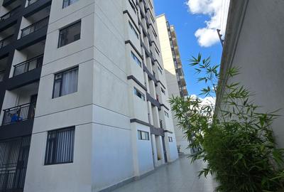 1 Bed Apartment with En Suite in Ruaka