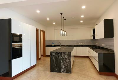 4 Bed Apartment with En Suite in Parklands