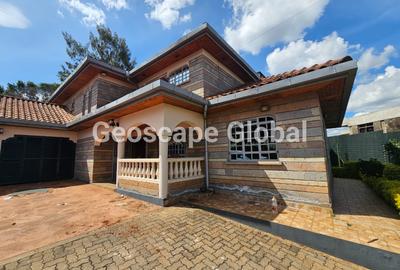 4 Bed House with En Suite in Nyari