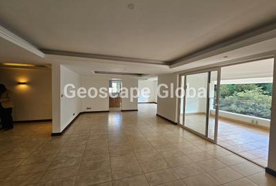 3 Bed Apartment with En Suite in Spring Valley