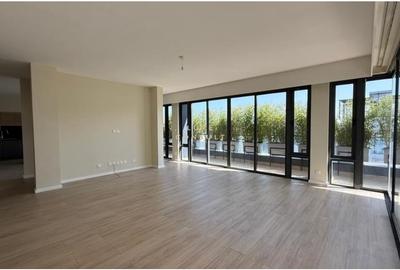 4 Bed Apartment with En Suite in Riverside - 3