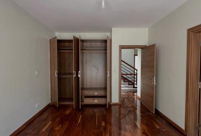 5 Bed Townhouse with En Suite at Njumbi Road - 2