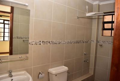 3 Bed Apartment with En Suite in Kiambu Road - 4