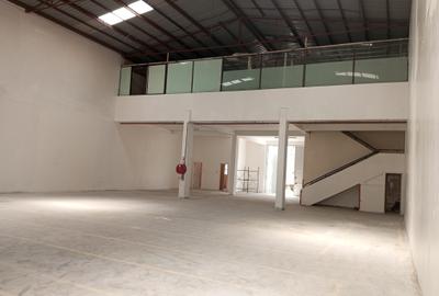 17,400 ft² Warehouse with Service Charge Included in Mombasa Road