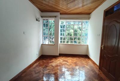 5 Bed Townhouse with En Suite in Lavington