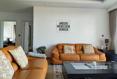 3 Bed Apartment with En Suite in Riverside - 2