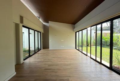 4 Bed Townhouse with En Suite in Westlands Area - 2