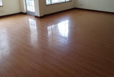 4 Bed Apartment with En Suite at Riverside - 2