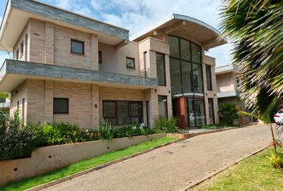 5 Bed Townhouse with En Suite in Lower Kabete