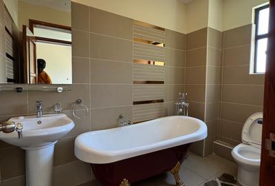 Serviced 3 Bed Apartment with En Suite in Kilimani - 4