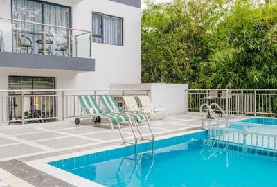 Serviced 2 Bed Apartment with En Suite at Westlands - 4