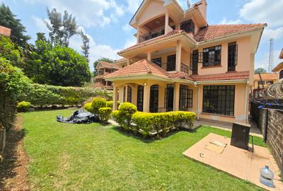 5 Bed Townhouse with En Suite at Off Convent Drive