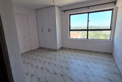 Studio Apartment with En Suite in Ngong Road - 3