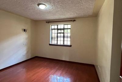 7 Bed House with En Suite in Runda - 4
