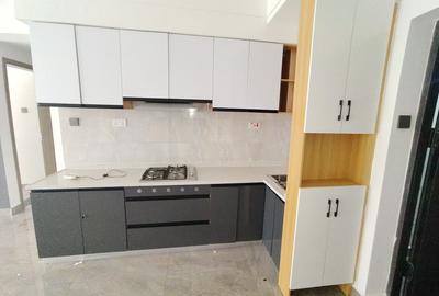 2 Bed Apartment with Gym in Kilimani - 2