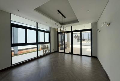 5 Bed Villa with En Suite in Nyari - 3