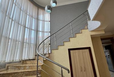 4 Bed House with En Suite at Old Runda