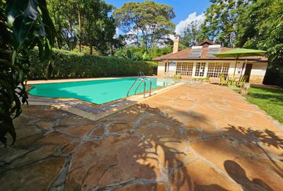 4 Bed Villa with En Suite in Rosslyn
