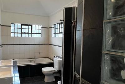 4 Bed Townhouse with En Suite at Peponi Road - 2