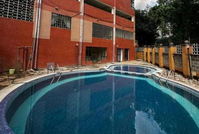 3 Bed Apartment with Swimming Pool in Riverside