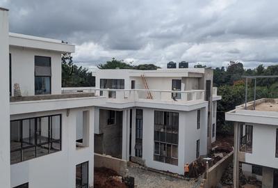 5 Bed Villa with En Suite at Kyuna