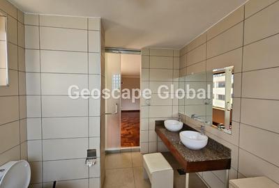 3 Bed Apartment with En Suite in Riverside - 4