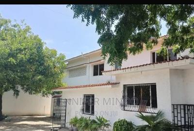 10 Bed House with En Suite at Nyali Mombasa