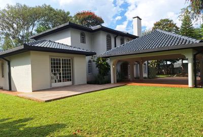 5 Bed House with En Suite in Runda