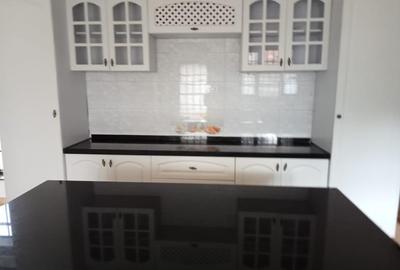 4 Bed House with En Suite in Runda