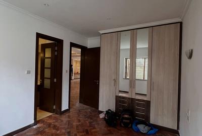 5 Bed Townhouse with En Suite in Lavington - 3