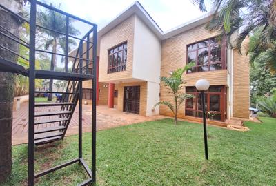 3 Bed Townhouse with En Suite at Hill View - 2
