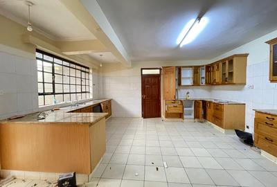 5 Bed House with En Suite in Karen - 4