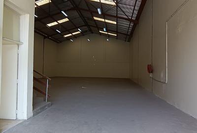 5,527 ft² Warehouse with Service Charge Included in Mombasa Road