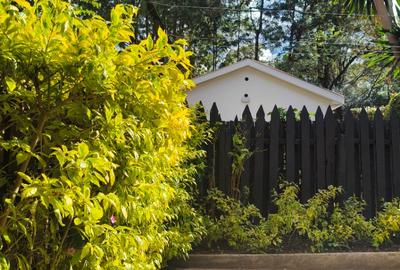 2 Bed House with En Suite at Tree Lane - 2