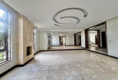 6 Bed Villa with En Suite in Lavington