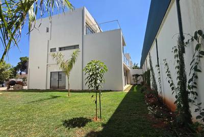 5 Bed Townhouse with En Suite in Lavington - 4