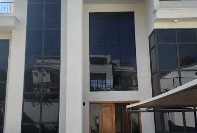 6 Bed Villa with En Suite at Loresho - 4