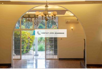 5 Bed Villa with En Suite in Runda - 2