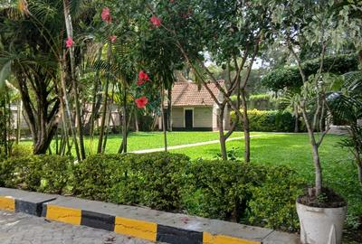 4 Bed House in Ridgeways - 4