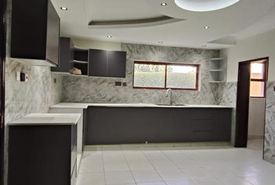 5 Bed House with En Suite in Kitisuru - 4
