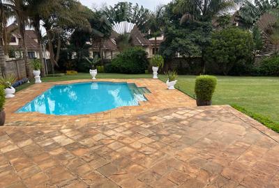 5 Bed Villa with En Suite in Runda