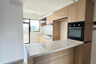 3 Bed Apartment with En Suite in Riverside - 4