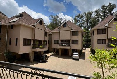 5 Bed Townhouse with En Suite in Lavington