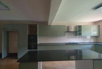 4 Bed House with En Suite in Runda - 3