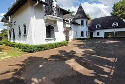 6 Bed House with En Suite in Kitisuru