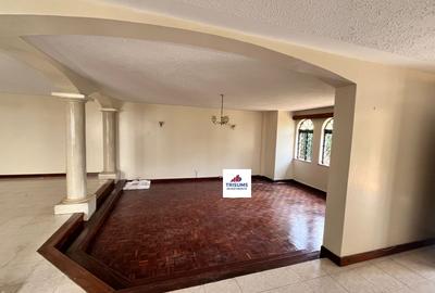5 Bed Townhouse with En Suite in Westlands Area - 4
