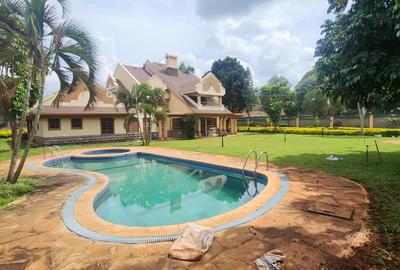 5 Bed Villa with En Suite in Runda