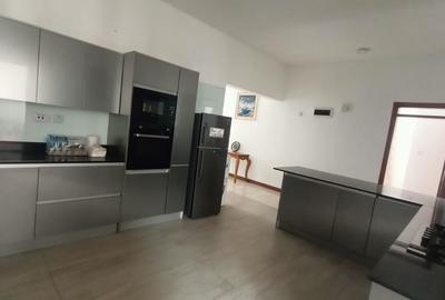 4 Bed Apartment with En Suite in Westlands Area