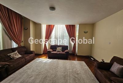 5 Bed Townhouse with En Suite in Lavington - 4