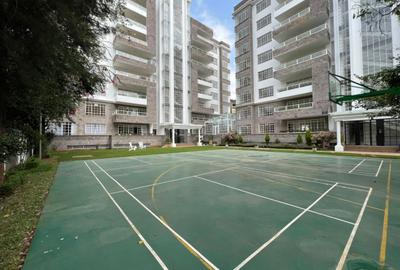 3 Bed Apartment with En Suite in Lavington